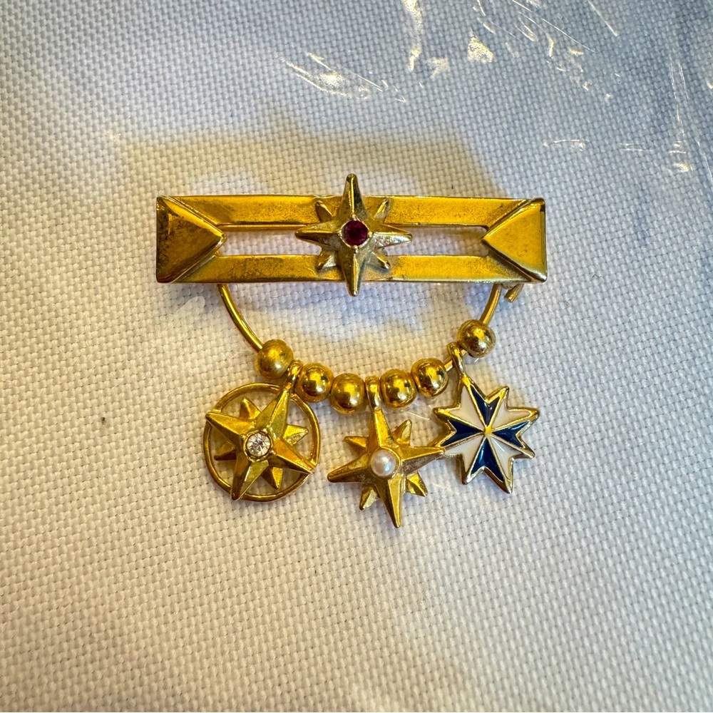Vintage Avon Presidents Club Pin